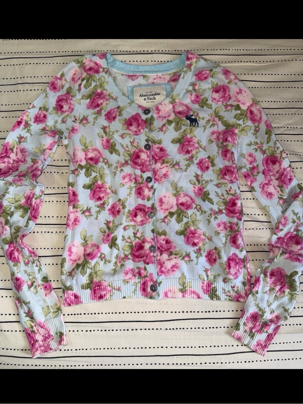 vintage 00’s Abercrombie & Fitch Rose Cardigan